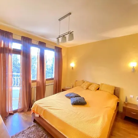 2bd Peaceful And Luxury Center Апартамент София